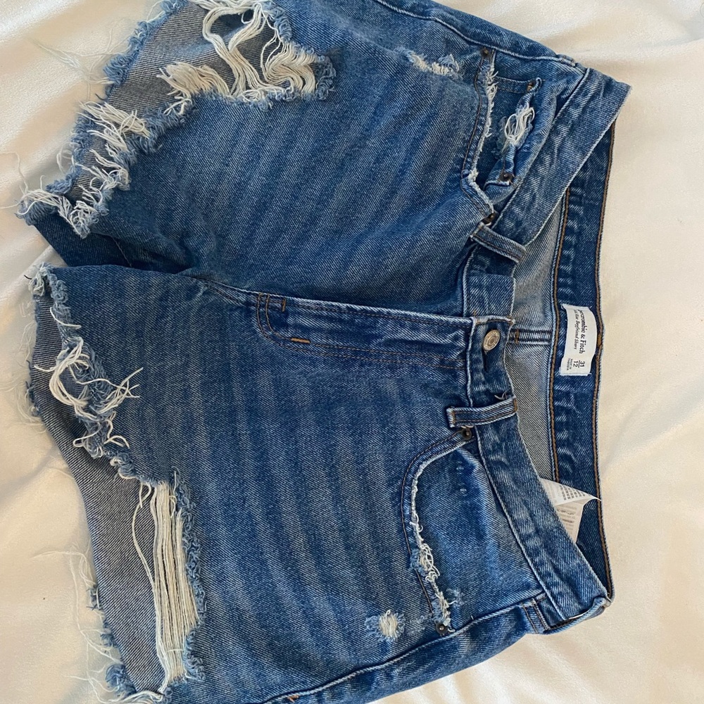 A&F boyfriend denim shorts